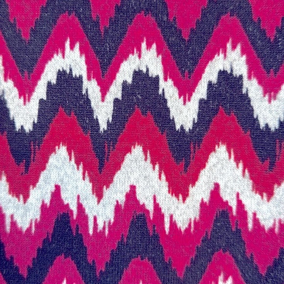 TACERA Chevron Patterned Women's Top - Picture 3 of 6